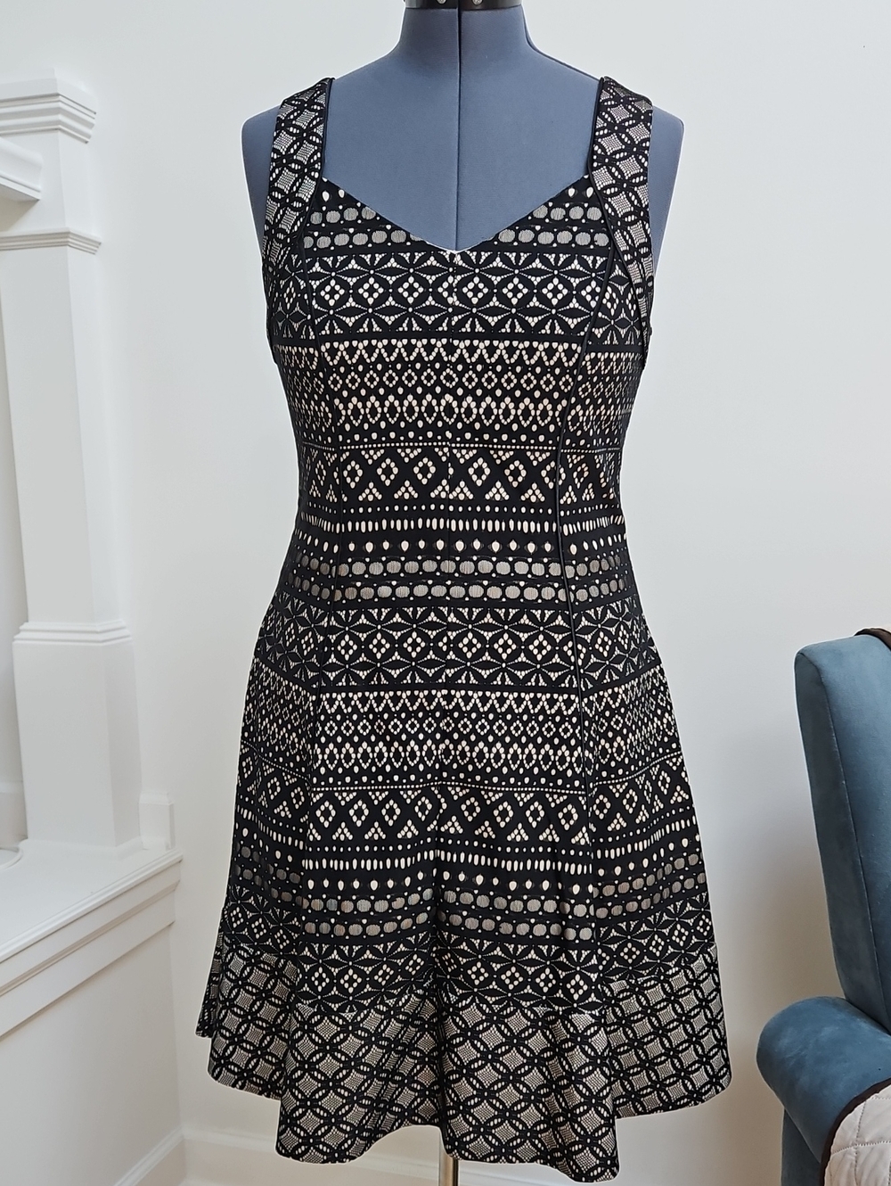 Donna Ricco Black and Cream Patterned Sleeveless Fit-and-Flare Dress